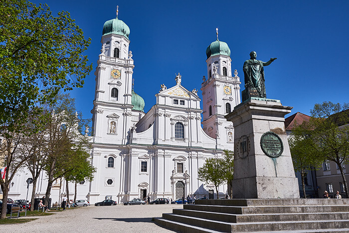 Dom und Domplatz Sehenswürdigkeiten in Passau