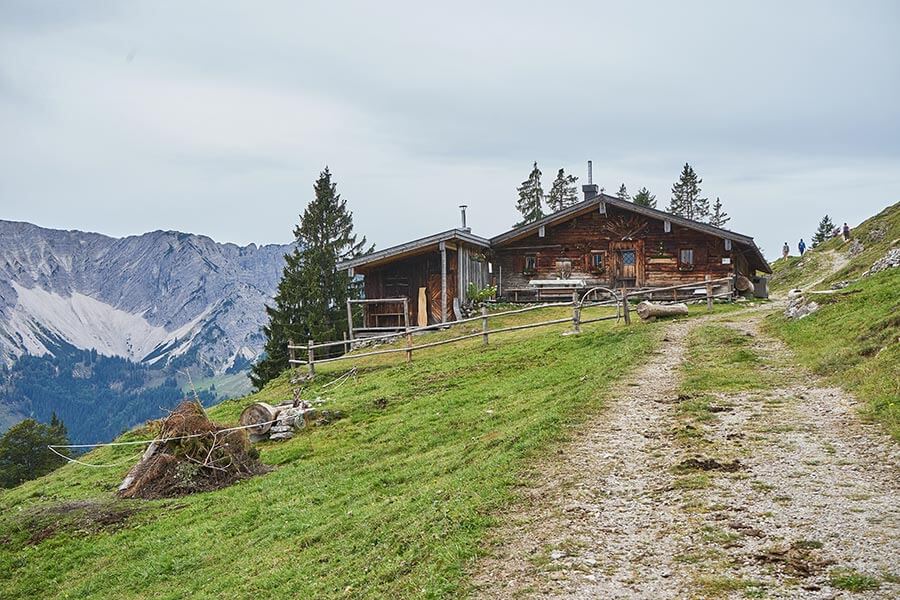 wandern in bayern mit bergblick