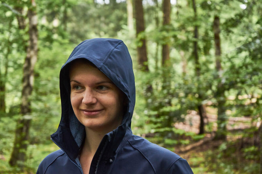 softshell jacke im wald